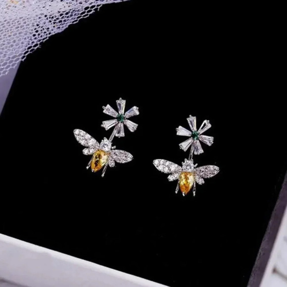 NEW 18K White Gold Citrine Diamond Bee Earrings - Picture 2 of 5